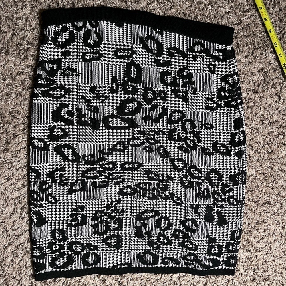 Etcetera Black White Houndstooth Animal Print Knit Mini Skirt Small